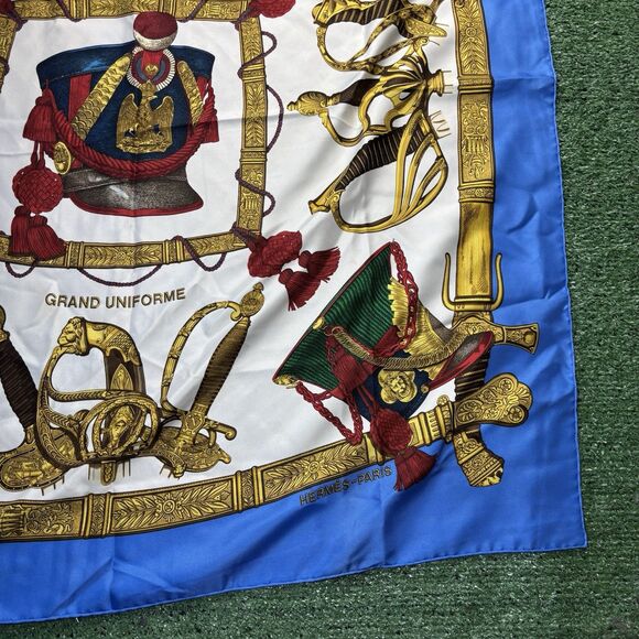 RARE VINTAGE HERMES Silk Scarf "Grand Uniforme" Carre 90 by Joachim Metz Blue - Picture 8 of 10